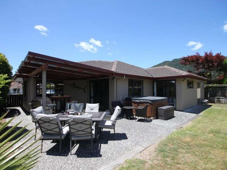 6 Crown Reef Pauanui_2