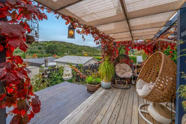 Sunny Townhouse with Seaview