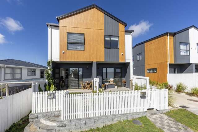 1/24 Tara Road Henderson_1
