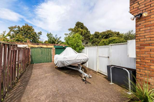 12 Hazel Avenue Mount Roskill_2