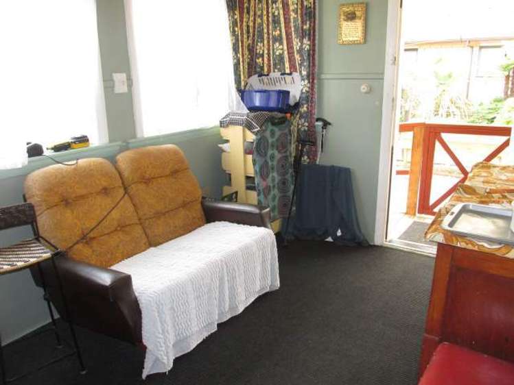 6 Crampton Road Reefton_17