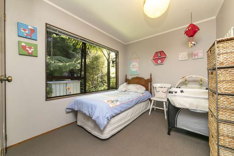 8 Kaurimu Rise Titirangi_10