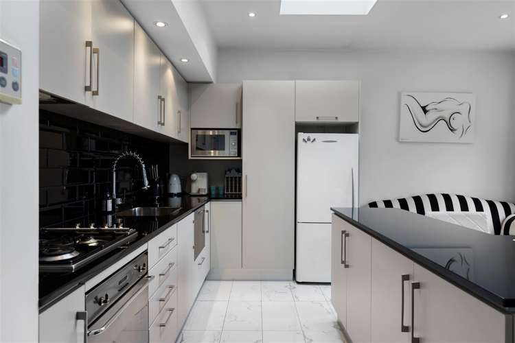 28 Rhodes Street Merivale_1