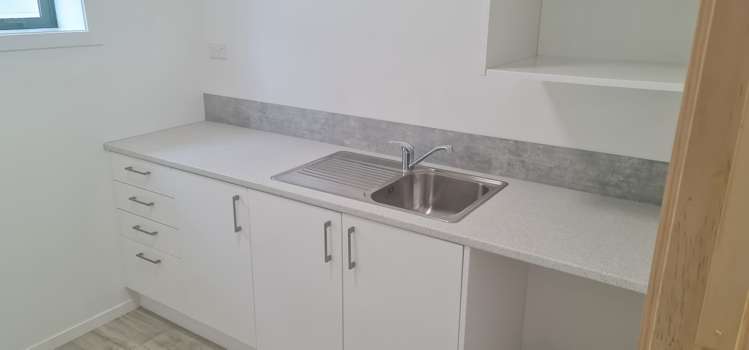 2/6 Sunley Street Westown_8