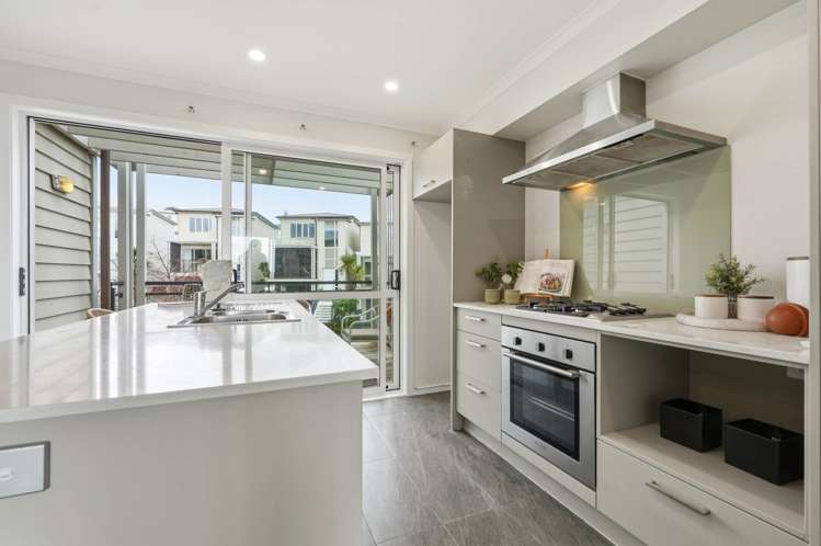 5 Panakenake Way Flat Bush_10