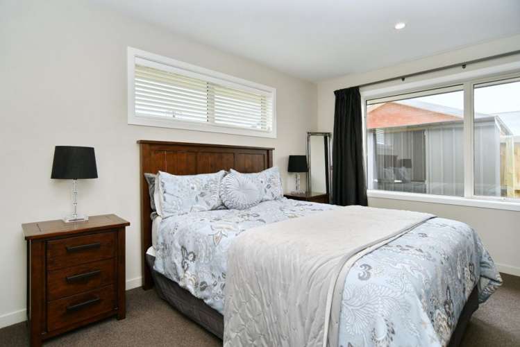 12 Bonecrusher Street Lincoln_10