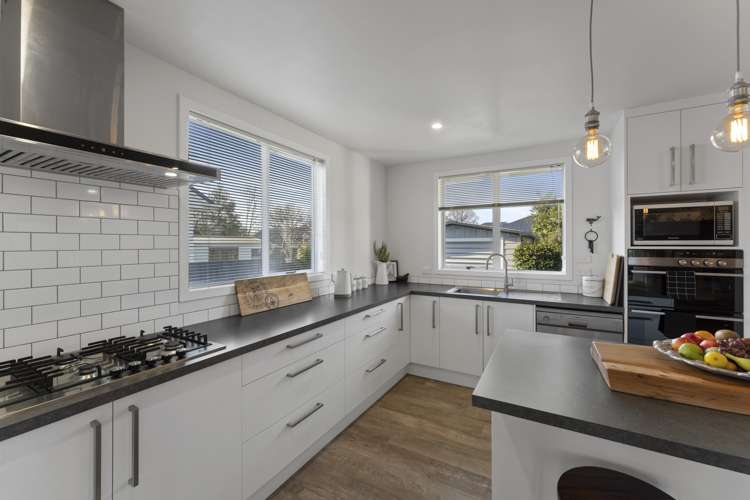 21 Avro Crescent Hornby_7