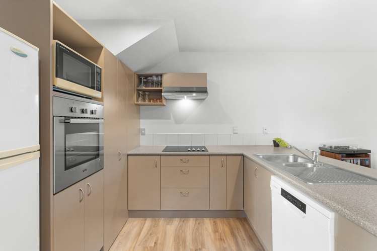 2/38 Brockworth Place Riccarton_1
