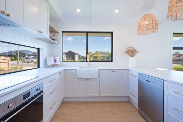 1 Hallmark Drive Hope_8