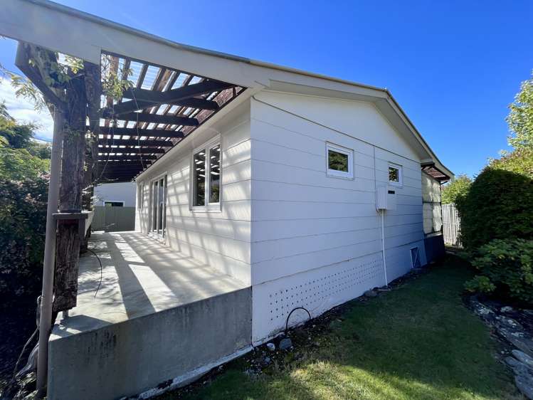 31 Maryburn Road Twizel_25