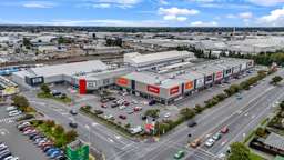 Large-format retail investment with scale
