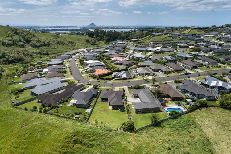 182 Ballintoy Park Drive Welcome Bay_21