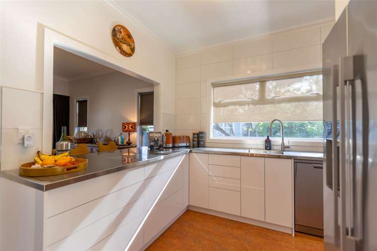 58 Menin Road Onekawa_7