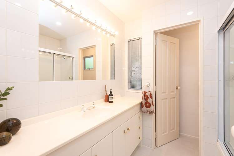2/35 Ranui Crescent Diamond Harbour_16