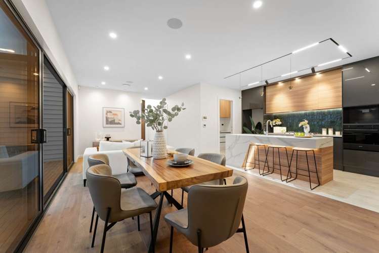 6 Barrel Crescent Swanson_8