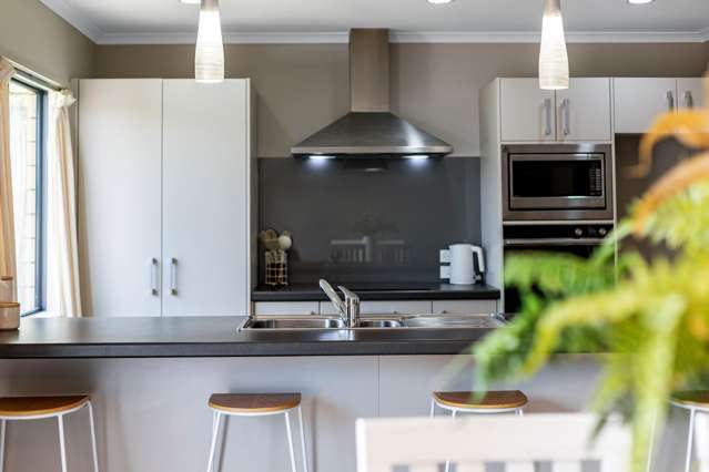 64 Sunstone Crescent Brown Owl_2