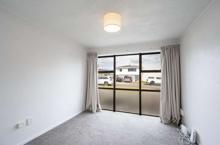 8 Hereford Street Stoke_15