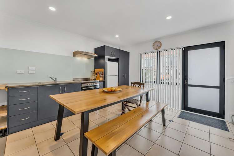 14/3 Ambrico Place New Lynn_10