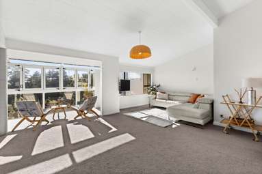2/3 Lighthouse Road_2