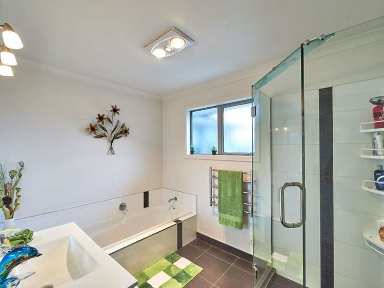 40 Chestnut Close Kelvin Grove_13