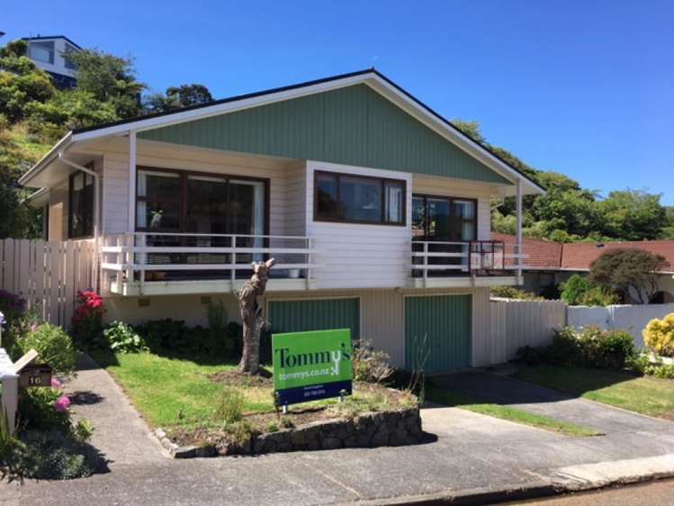 16 Paddington Grove Karori_0