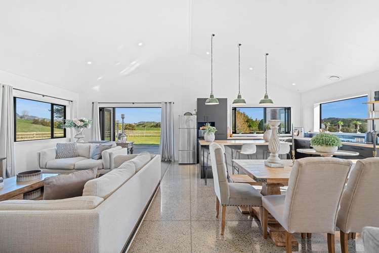 8 Paparoa Road Mangapai_6