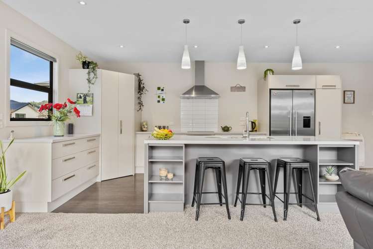 18 Hagart-Alexander Drive_5