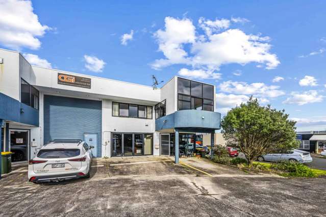 1/2 Westech Place Kelston_2