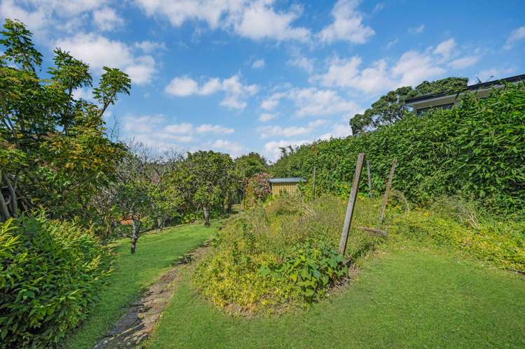 15 Colmar Road Mellons Bay_10