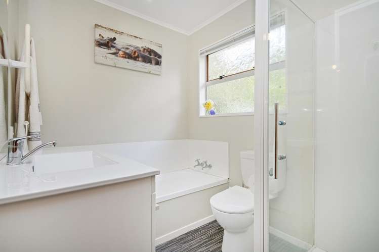 30 Turriff Crescent Tawa_17