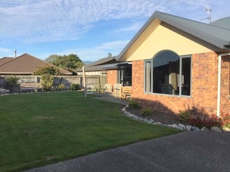 4 Strawberry Grove Richmond_6