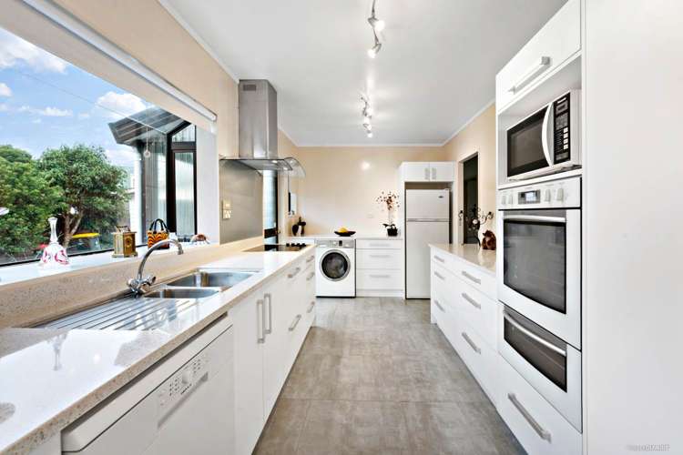 11 Sunningdale Street Wattle Downs_4