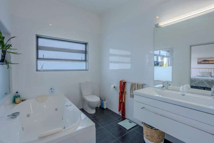 17 View Lane Pukenui_16