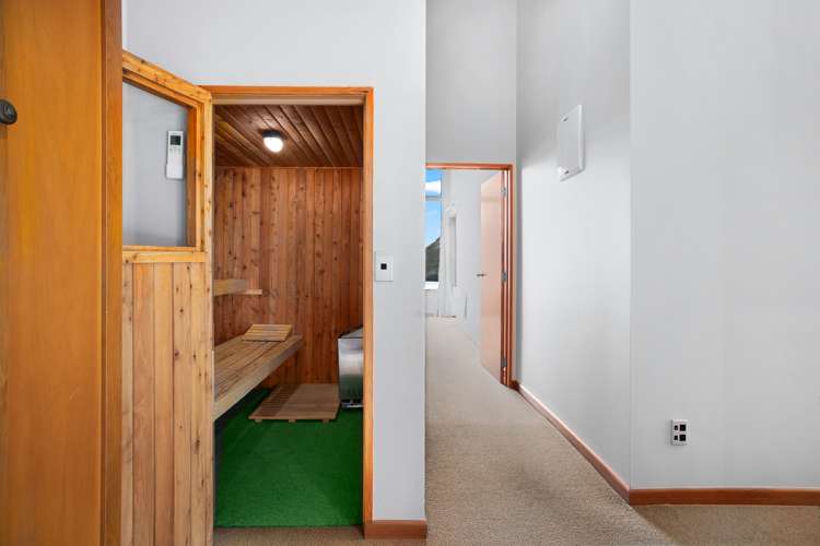 145 Wynyard Crescent Fernhill/Sunshine Bay_26