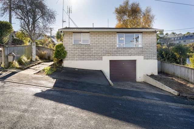Elevated, easy living in Mornington