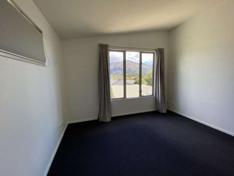 B/5 Hogan Lane Wanaka_7