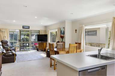 4 Lakeridge Close_1