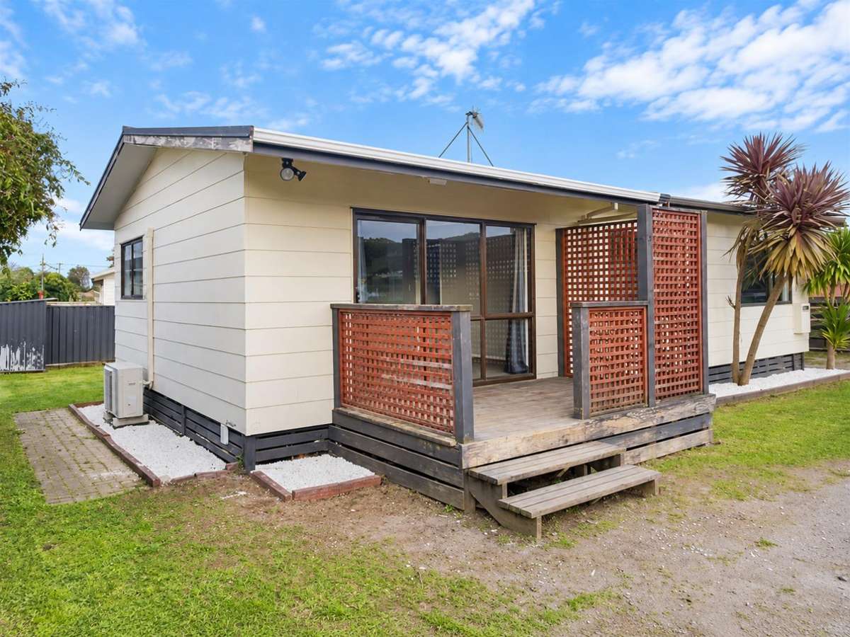 Beautifully Renovated Three-Bedroom Home in Ngongotaha! 2
