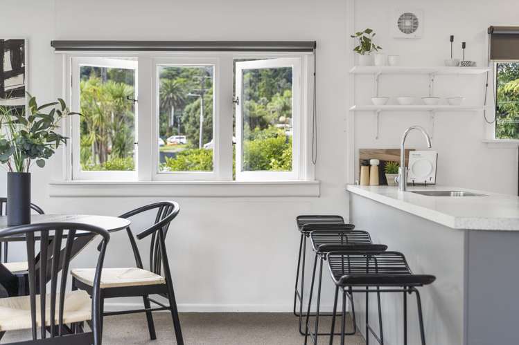 33 Foster Avenue Huia_3