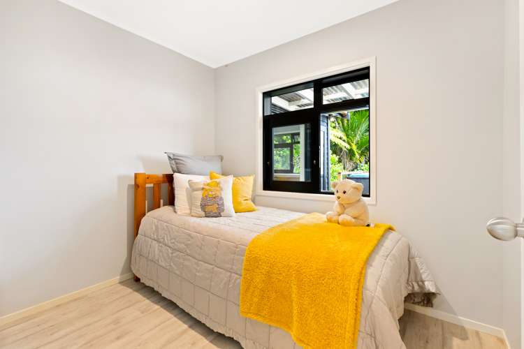 19 Cascade Avenue Waiatarua_16