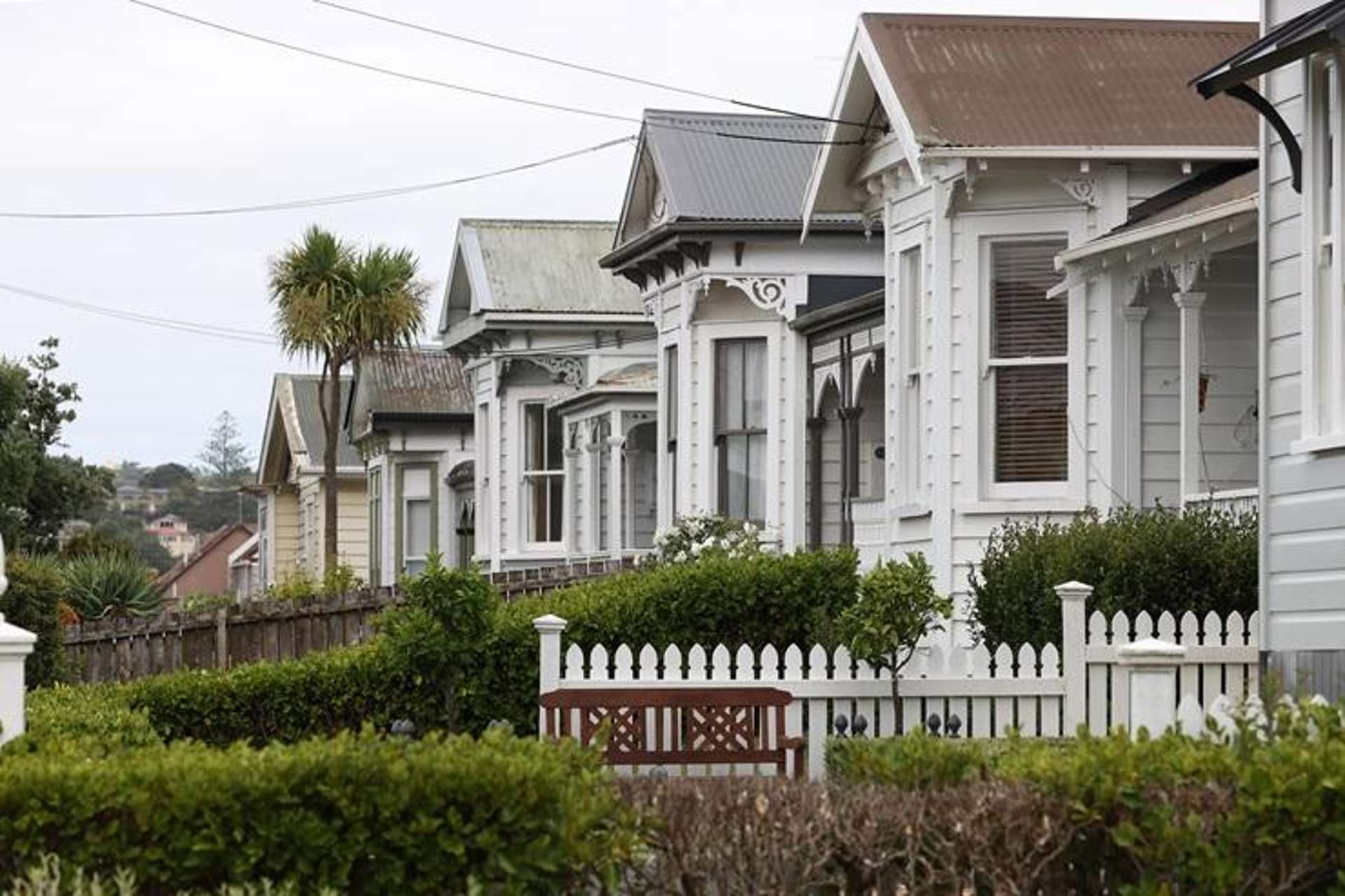 Tony Alexander: Six warning signs for NZ’s economy - could we slip into another recession?