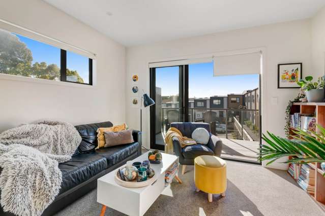 2/694 Whangaparaoa Road Stanmore Bay_4