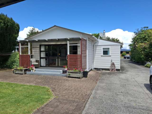 8 Laughton Street Taupo Central_2