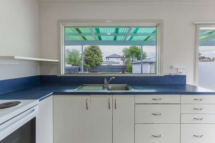 19 Harold Holt Avenue Onekawa_17