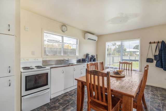 43 Flanshaw Road Te Atatu South_3