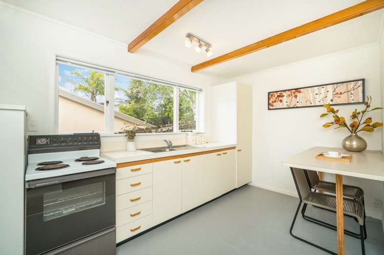 1 Lyons Avenue Murrays Bay_22