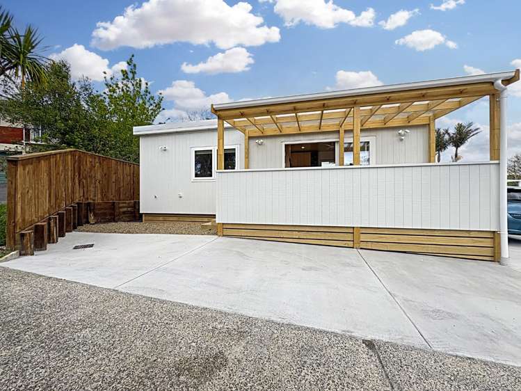 879B Beach Road 1809_3