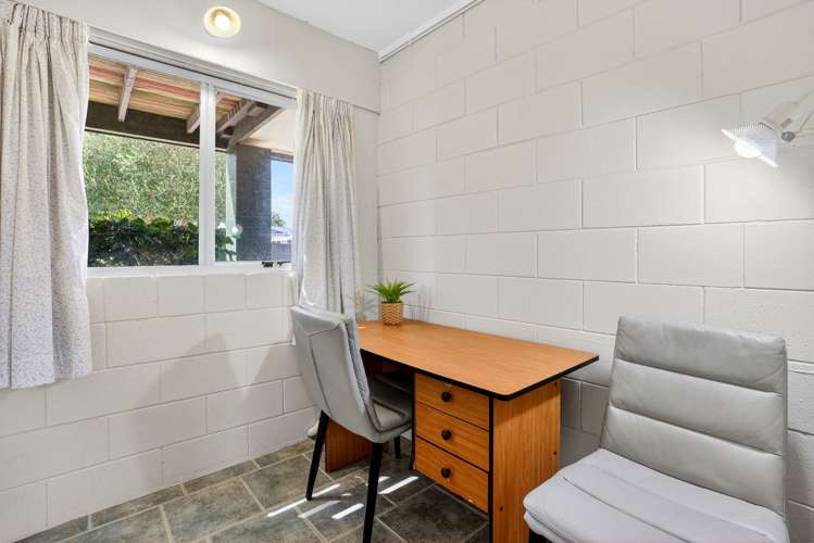 27 Gulf Crest Bucklands Beach_36