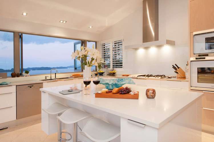 37 Russell Heights Russell_10