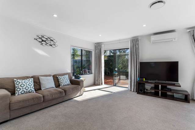 166 Burswood Drive Pakuranga Heights_2